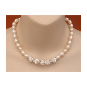 Latest Design Pearl Necklace