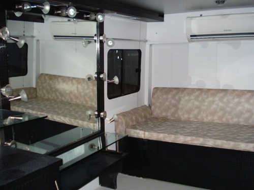 Vanity Van on Eicher 10.80