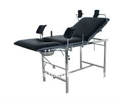 GYNECOLOGICAL EXAMINATION TABLE