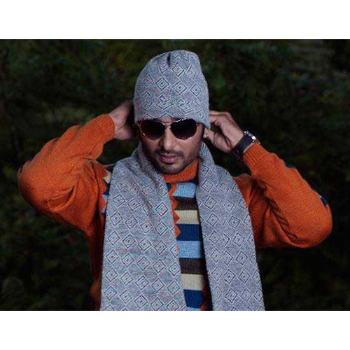 Different Available Mens Woolen Mufflers