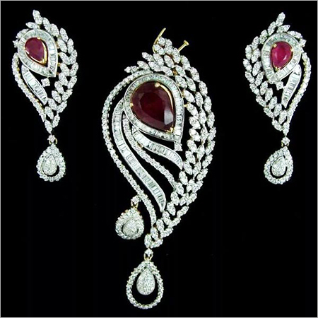 Fancy Diamond Pendant Set