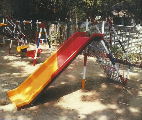 Plain Slide Capacity: 2-4 Children