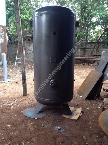 Industrial Air Receivers - Steel, Capacity 500 Liters, Height 5-6 Feet, Working Pressure up to 20 Bar | Designed as per IS:7938, Hand and Man Holes Provided