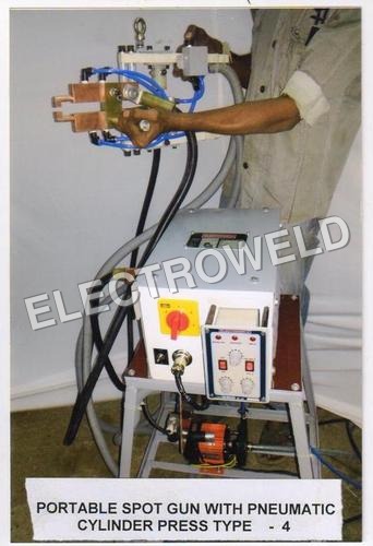 HAND HELD PORTABLE PNEUMATIC GUN