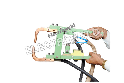 PNEUMATICALLY OPERATED HAND GUN