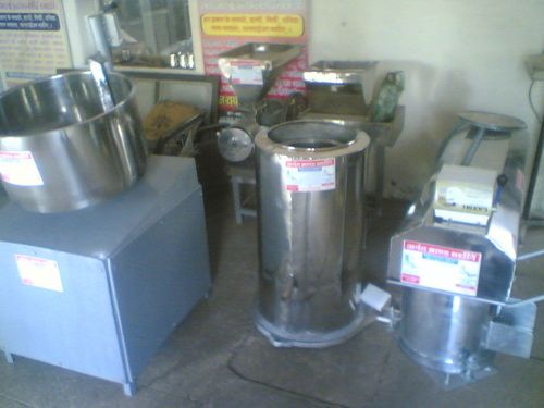 Semi Automatic Namkeen Making Machine