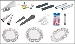 Decorating Tools & Doilies 	