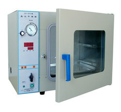 VACCUM OVEN