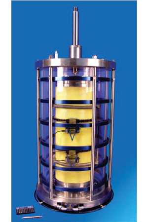 Large-Scale Soil Triaxial Cell