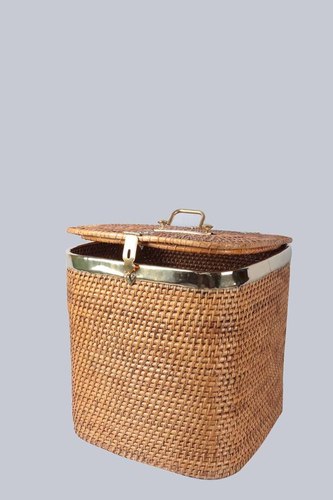 LAUNDRY BASKET 