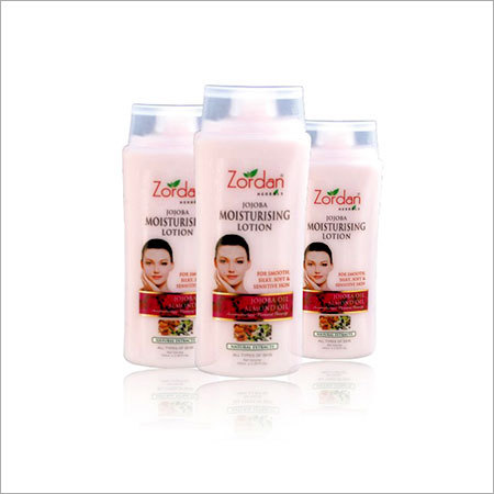 Moisturizing Lotion - Milk & Pink Rose Extract 250ml Bottle | Cooling Effect Hydrates Skin Long-Lasting Pleasant Scent Soothes Skin