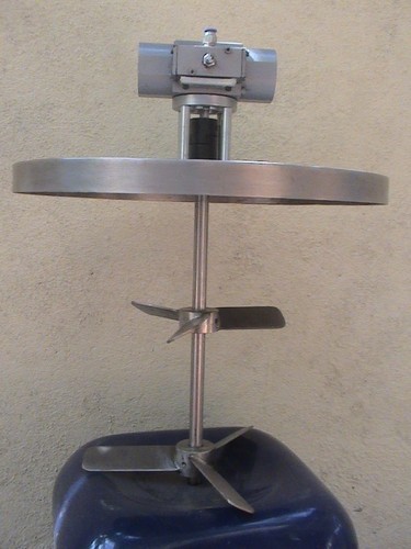 Oscillatory Pneumatic Stirrer