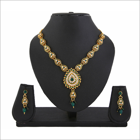 Kundan Green Pendant Necklace Earrings Set 416