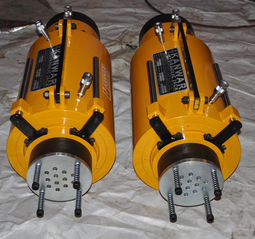 HYDRAULIC MULTI STRESSING JACK WITH HYDRAULIC LOCKING