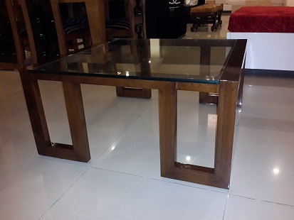 Classy Center Table With Glass Top