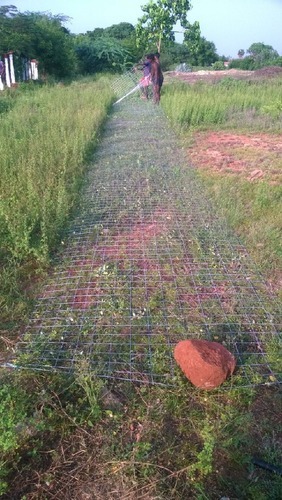 Unwinding Weldmesh Rolls