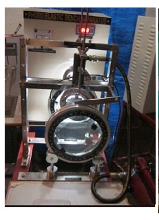 Photoelastic apparatus