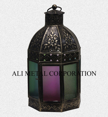 STYLISH MOROCCAN LANTERN WITH COLORFUL GLASS