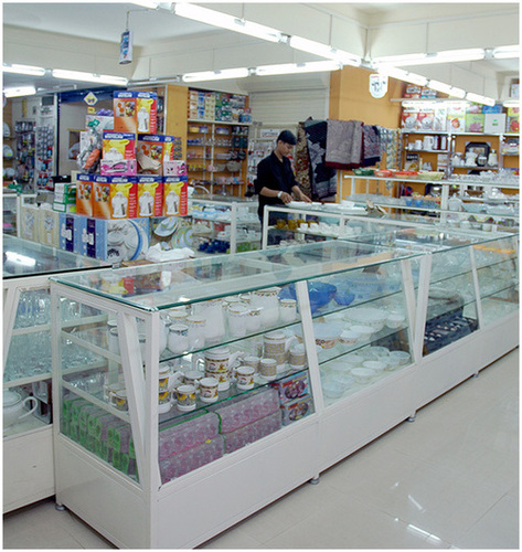 Crockery Item Display Table