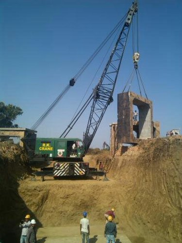 Crane Hiring Company In MP