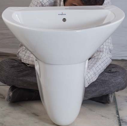 Small Pedestal Wash Basin Installation Type: Floor Mounted