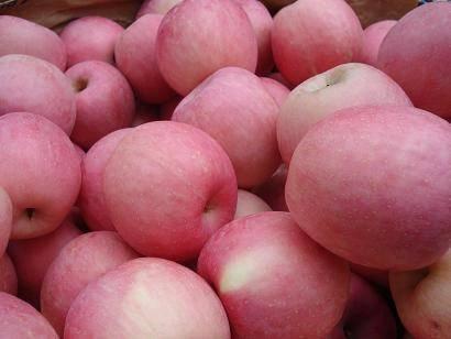 Fresh Fuji apple