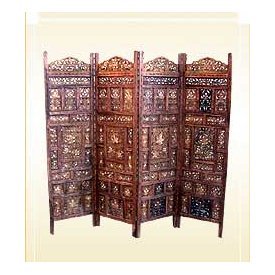 WOODEN SCREEN