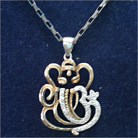 Gold Pendant Necklace
