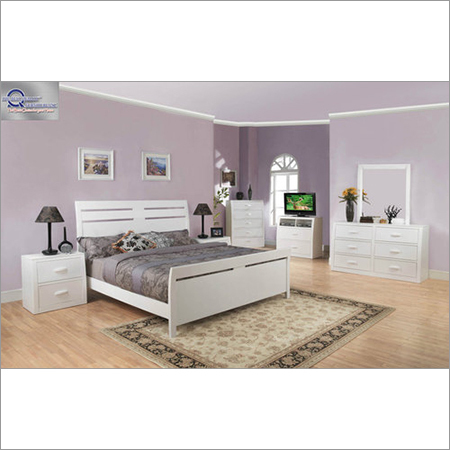 White 4 Pcs Bedroom Furniture Set
