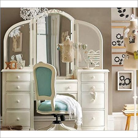 Eva Dressing Table Set