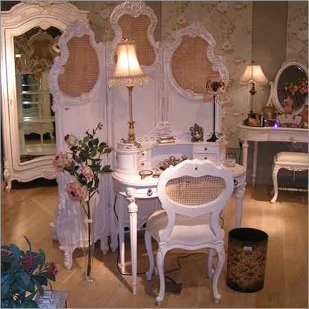 Victoria Dressing Table & Screen
