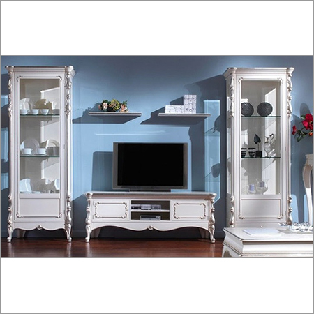 Victorian Caresse Tv Console Set