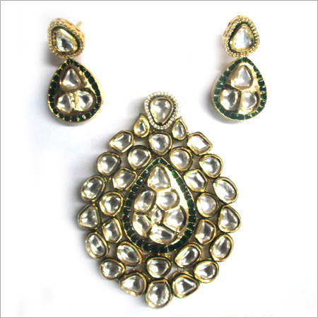 Kundan Pendent Set