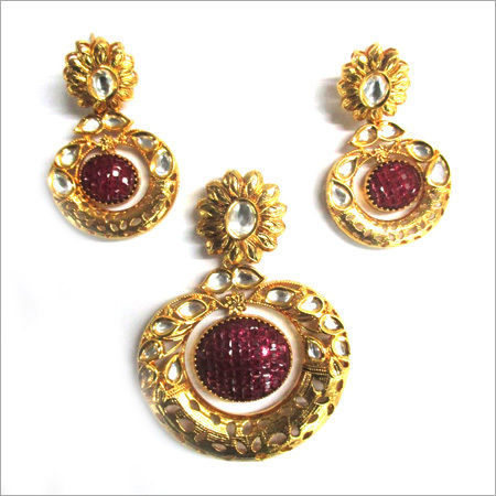 Kundan Meena Pendent Set