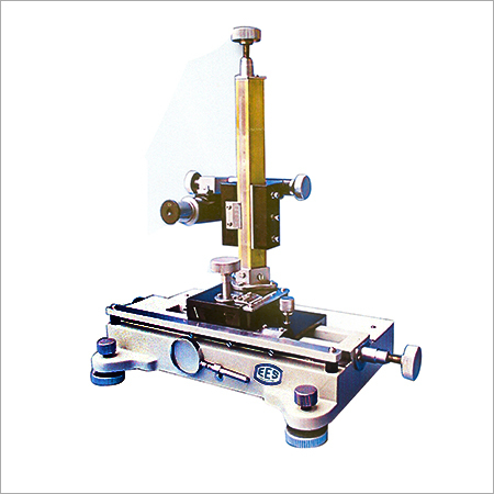 Three Dimensional Travelling Microscope