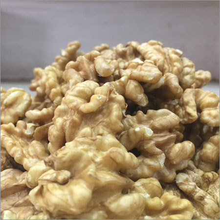 Walnut Kernels Broken