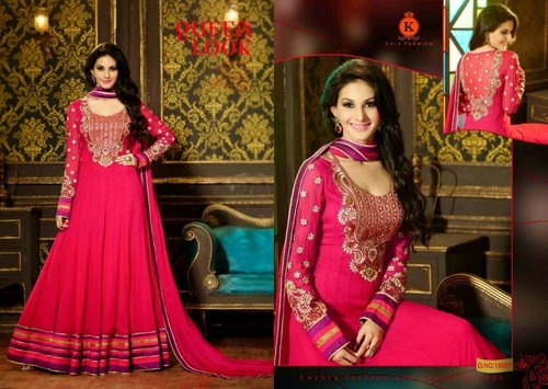 Amyra Dastur, Designer Suit