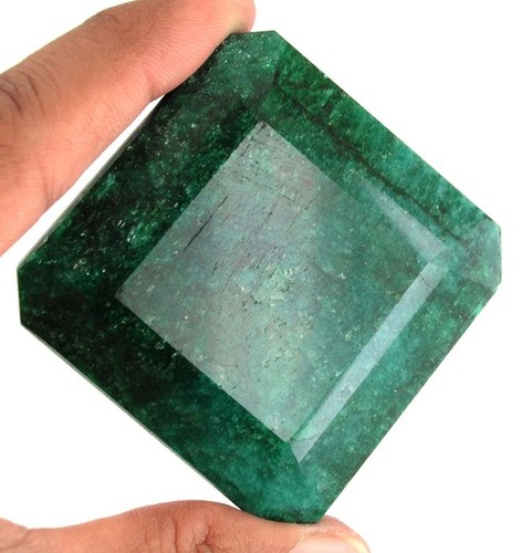 Buy 778.40 Cts Green Emerald Stone