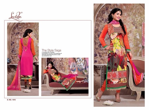 Hina khan (akshra plus)