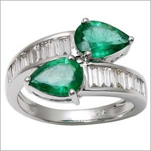 White Gold Emerald Ring