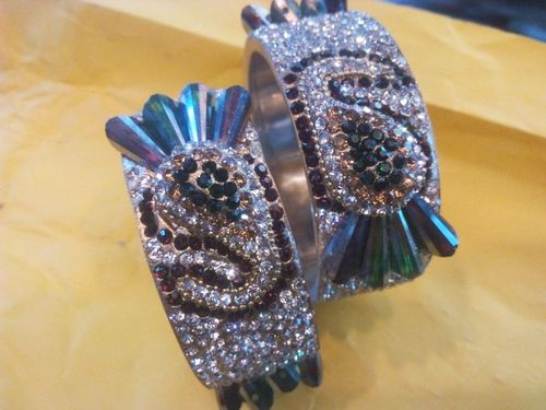 Designer kada