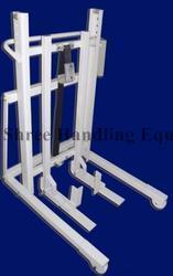 Tirupur Sewing Machine Lifter By SHREE HANDLING EQUIPMENTS