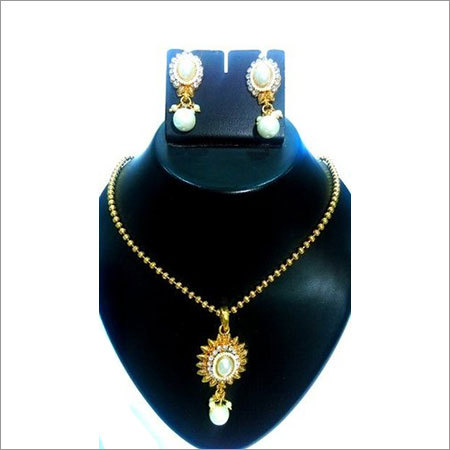 Fancy Pendant Set