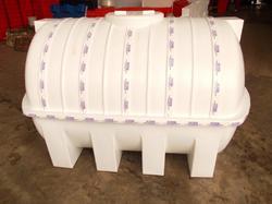 Horizontal polyethylene tanks