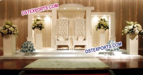 ENGLISH WEDDING WHITE STAGE SET