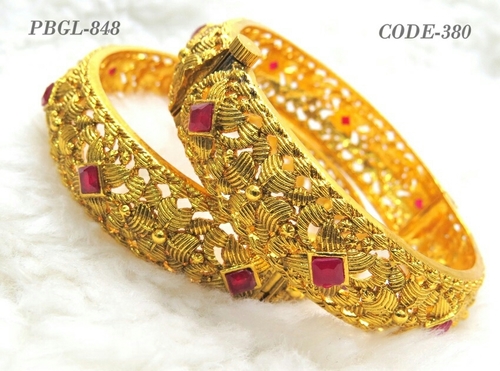 Trendy Designer Glod Plated Polki Bangles