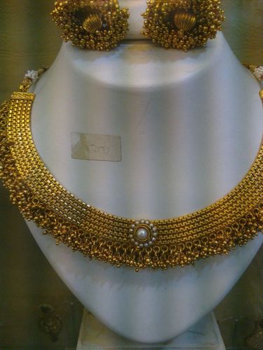 WOMEN ARTIFICIAL JEWELRY