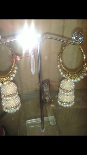 WOMEN ARTIFICIAL JEWELRY