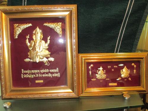 GOLD GIFT ITEM