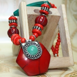Resin Beads Necklace.